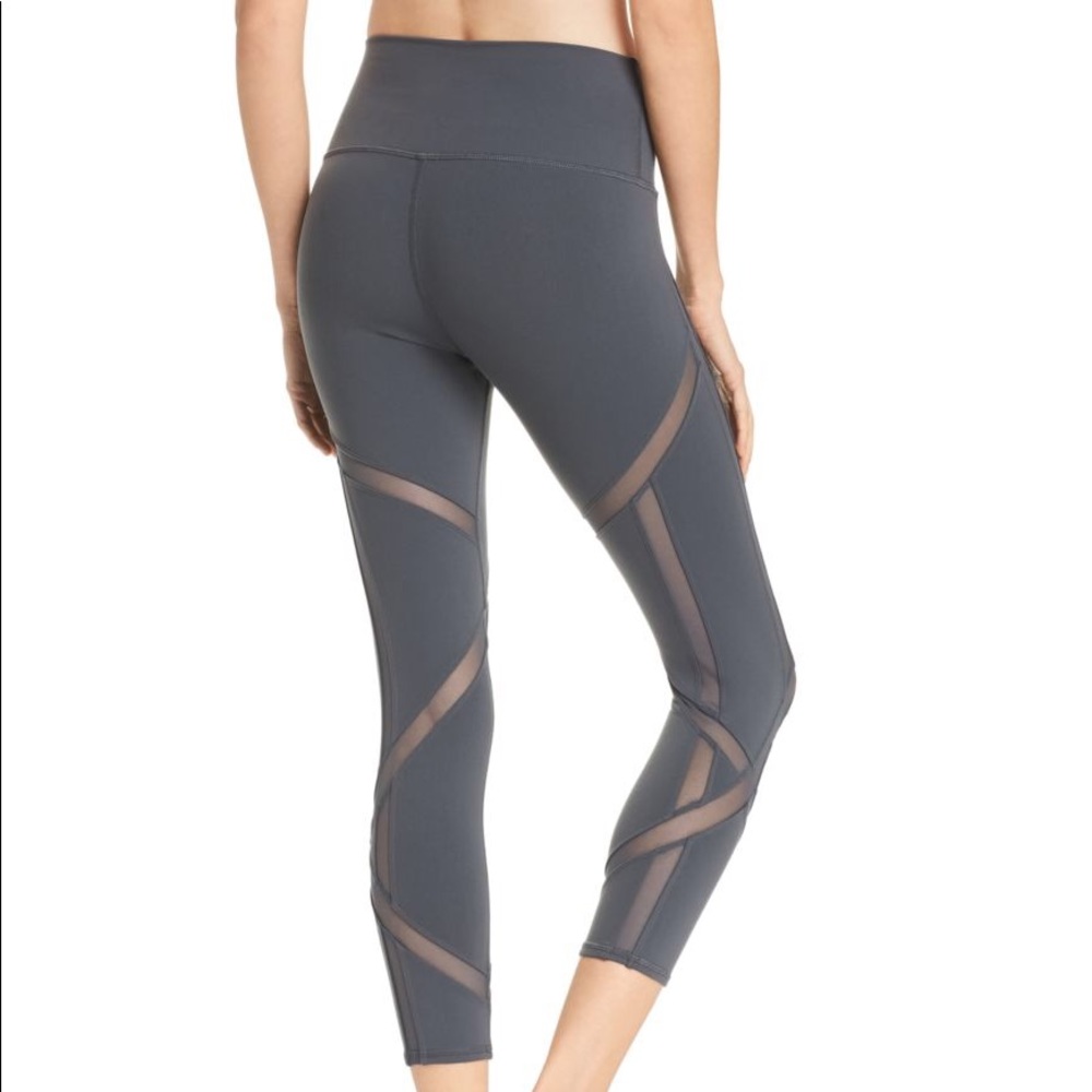 BNWT ALO Yoga High Waist Lace Capri XS